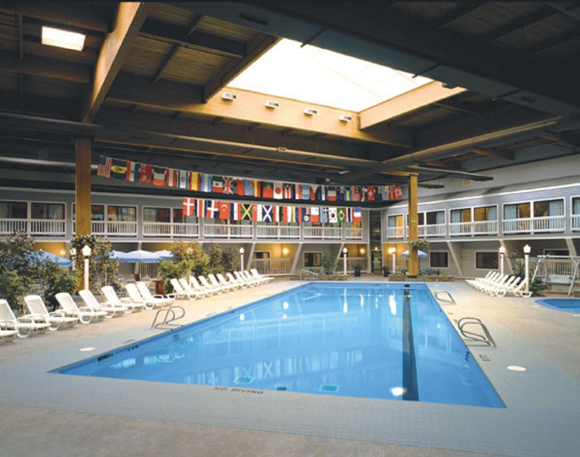 The Cove At Yarmouth Hotell West Yarmouth Exteriör bild